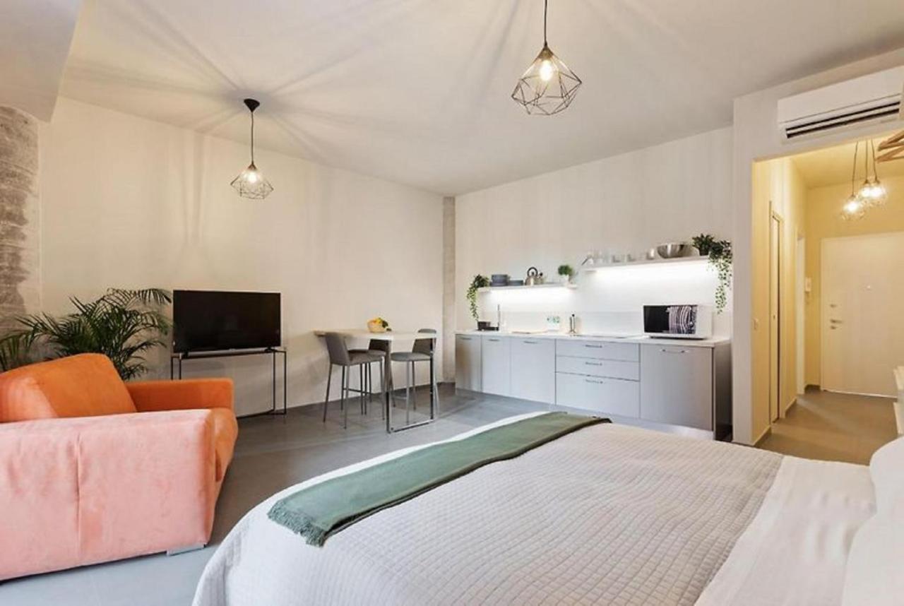 Etna Suite Design Apartments Катания Экстерьер фото